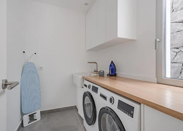 Estandar 6 - Casangular By Upper Vila *