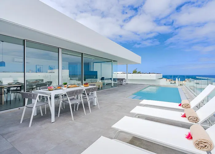 Estandar 6 - Casangular By Upper וילה