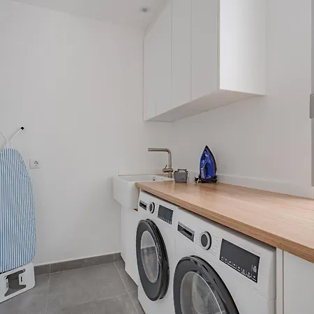 Estandar 6 - Casangular By Upper Vila *